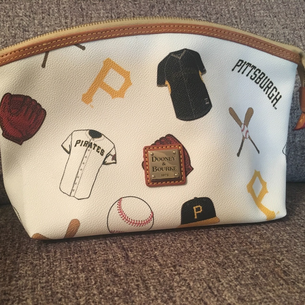 Pirates Dooney & Bourke